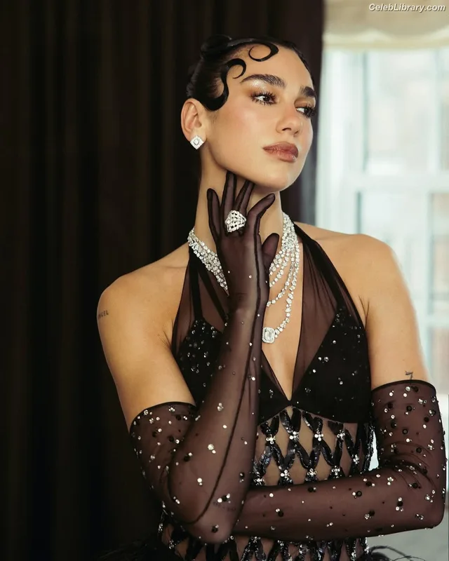 Dua Lipa photo 16 of 7804