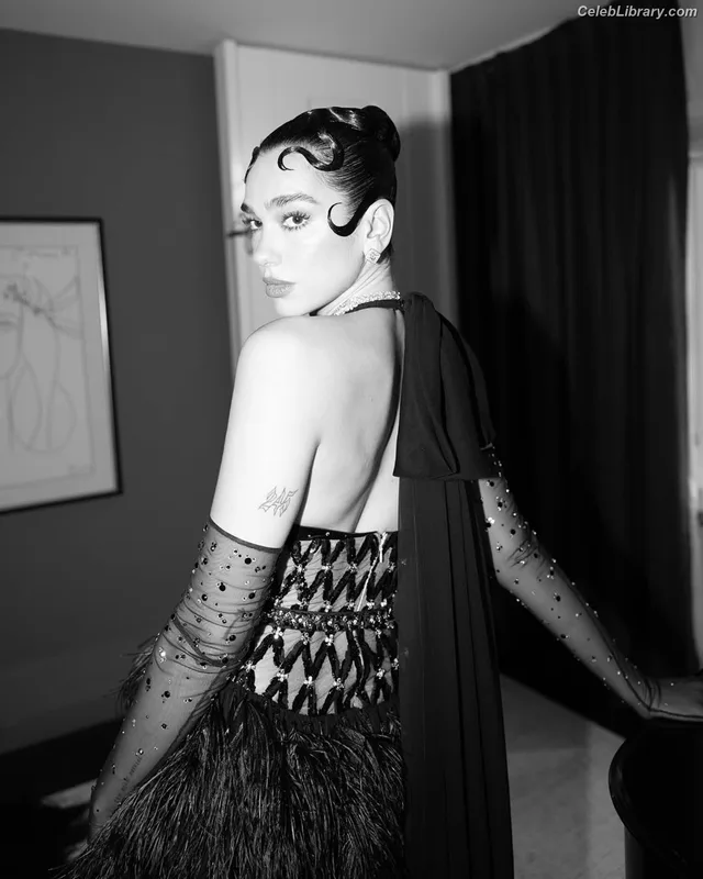 Dua Lipa photo 17 of 7804