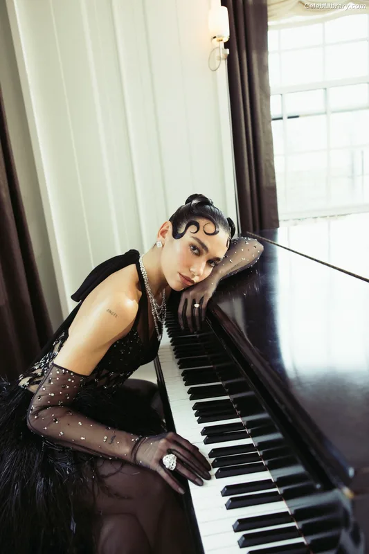 Dua Lipa photo 18 of 7804