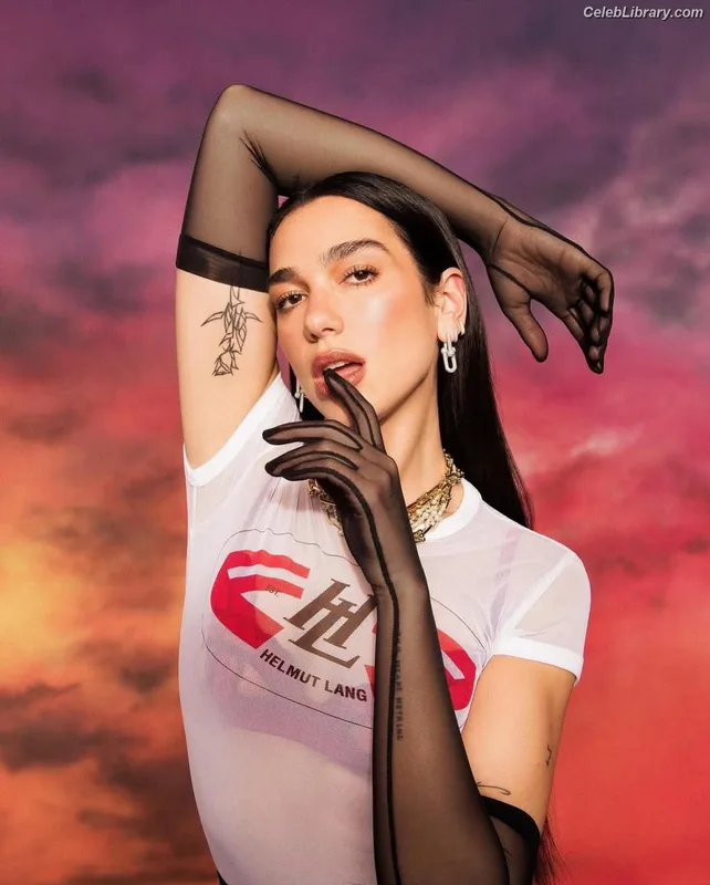 Dua Lipa photo 9 of 7804