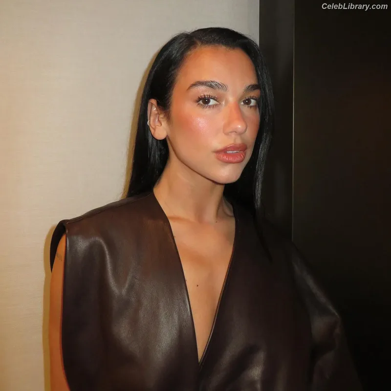 Dua Lipa photo 13 of 7804