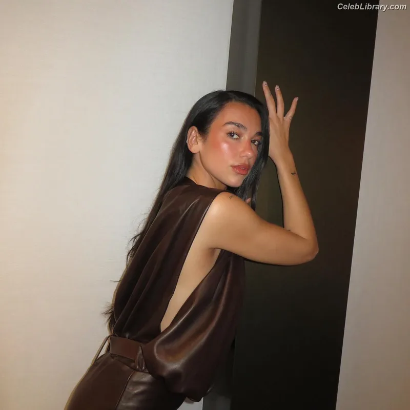 Dua Lipa photo 14 of 7804