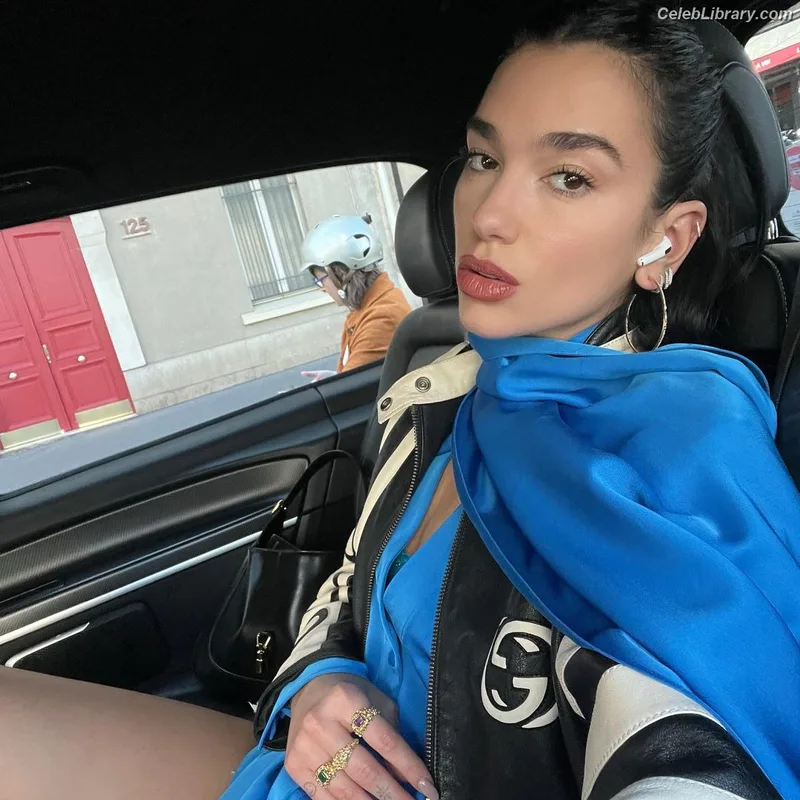 Dua Lipa photo 20 of 7804