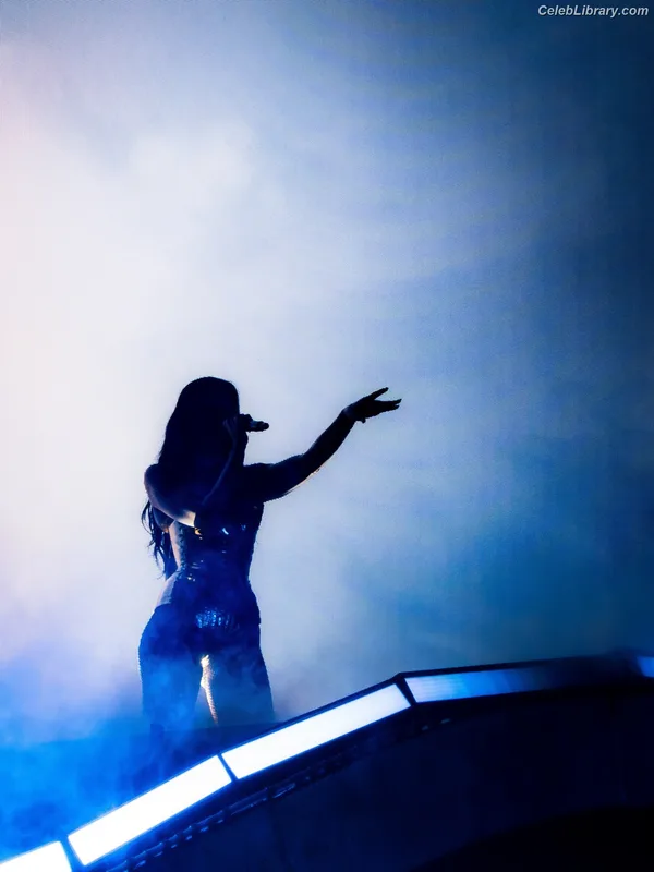 Dua Lipa photo 4 of 7804