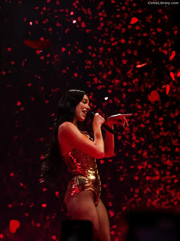 Dua Lipa photo 7 of 7804