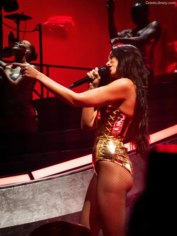 Dua Lipa photo 9 of 7804