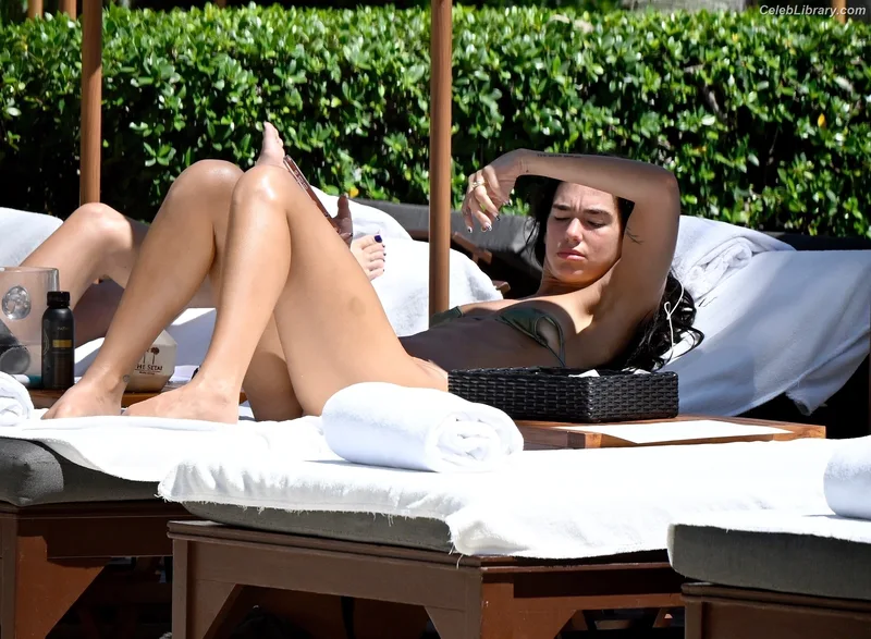 Dua Lipa photo 11 of 7804