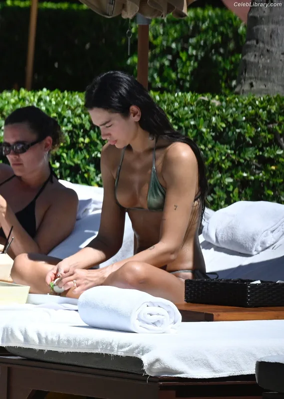 Dua Lipa photo 5 of 7804