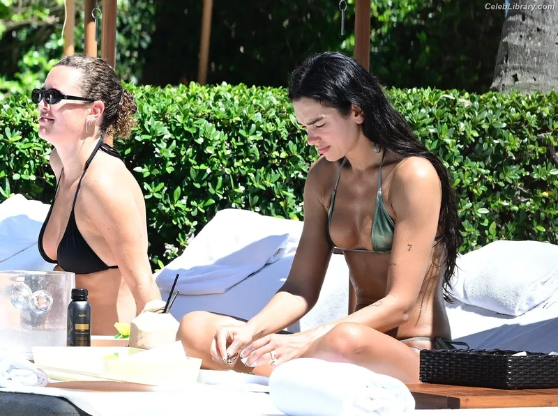 Dua Lipa photo 6 of 7804