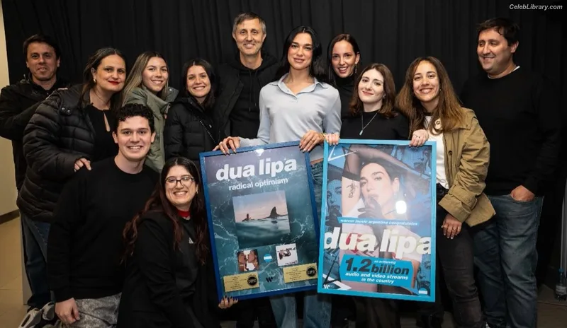 Dua Lipa photo 15 of 7804
