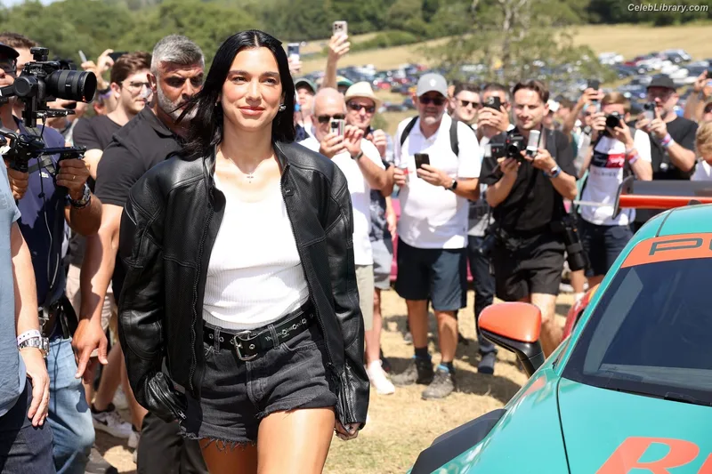 Dua Lipa photo 24 of 7804