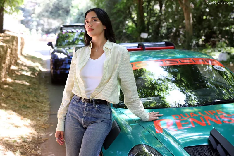 Dua Lipa photo 5 of 7804
