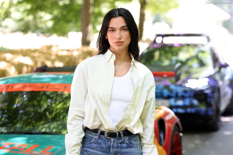 Dua Lipa photo 6 of 7804