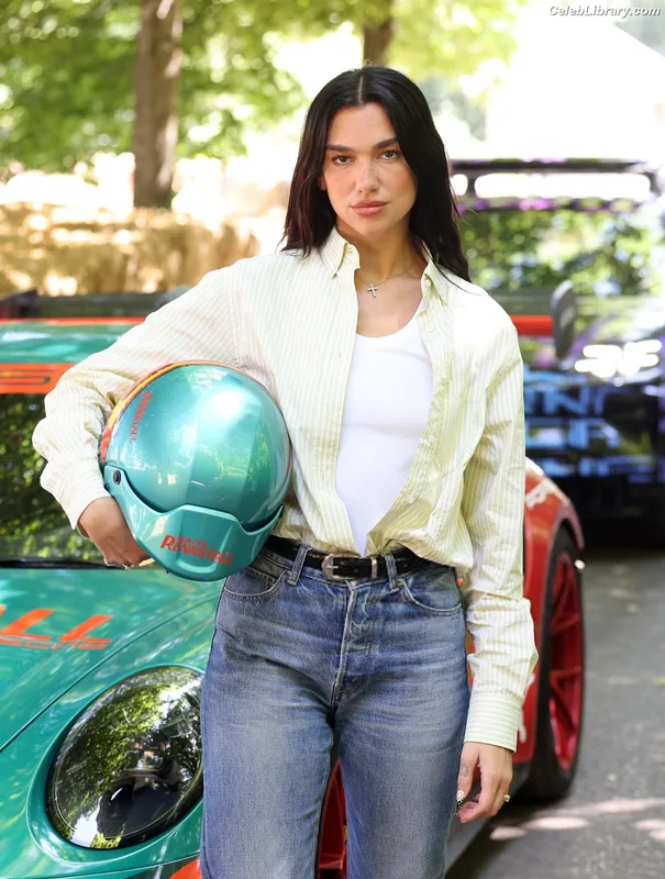 Dua Lipa photo 13 of 7804