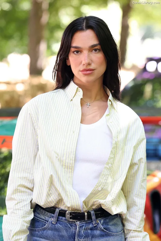 Dua Lipa photo 14 of 7804
