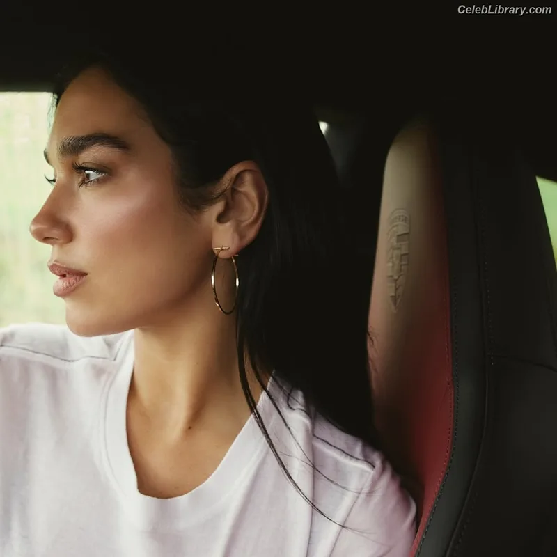 Dua Lipa photo 18 of 7804