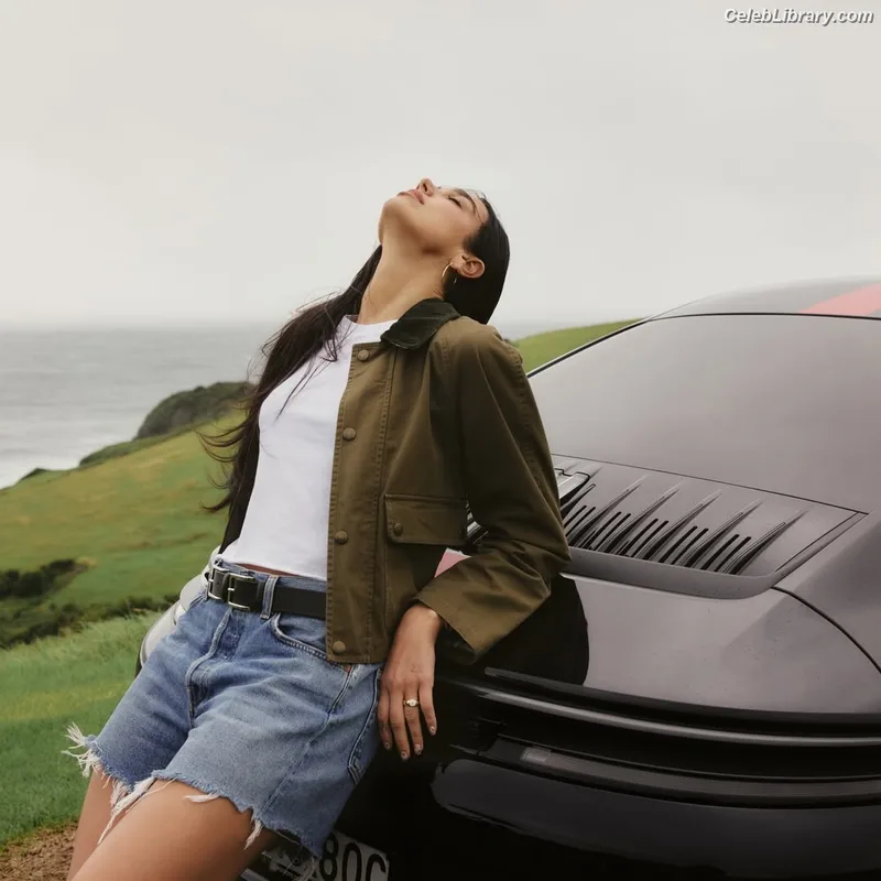 Dua Lipa photo 21 of 7804