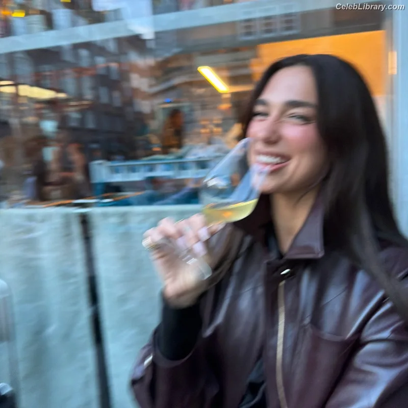 Dua Lipa photo 22 of 7804