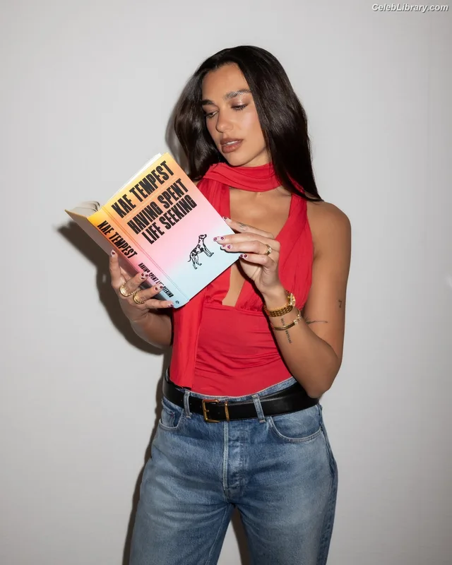Dua Lipa photo 3 of 7804