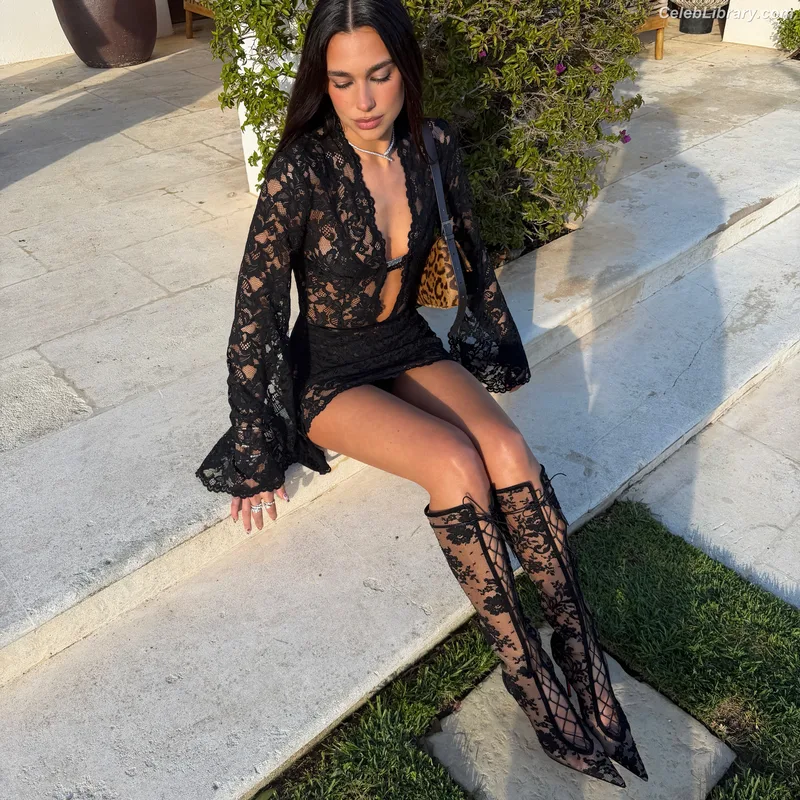 Dua Lipa photo 4 of 7804