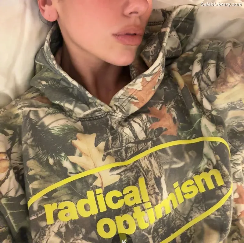 Dua Lipa photo 11 of 7804