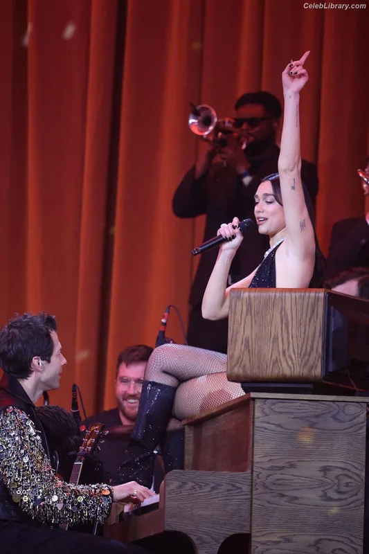 Dua Lipa photo 5 of 7804