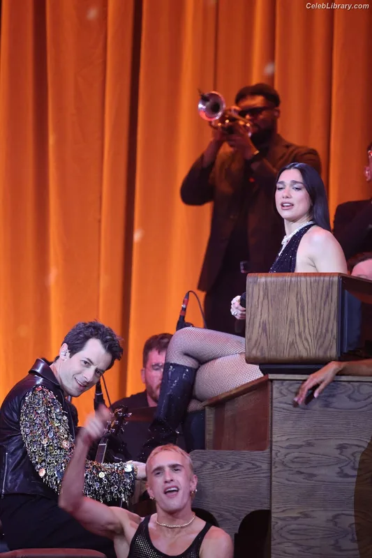 Dua Lipa photo 6 of 7804