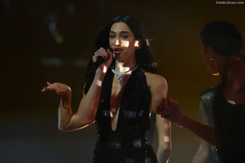 Dua Lipa photo 11 of 7804