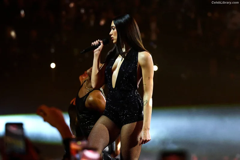 Dua Lipa photo 12 of 7804
