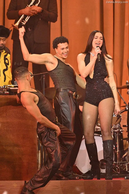 Dua Lipa photo 3 of 7804
