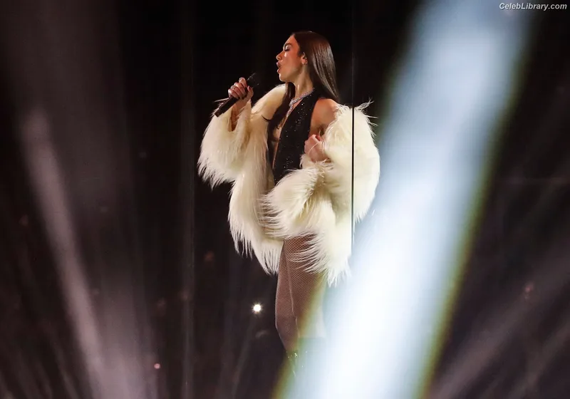 Dua Lipa photo 13 of 7804