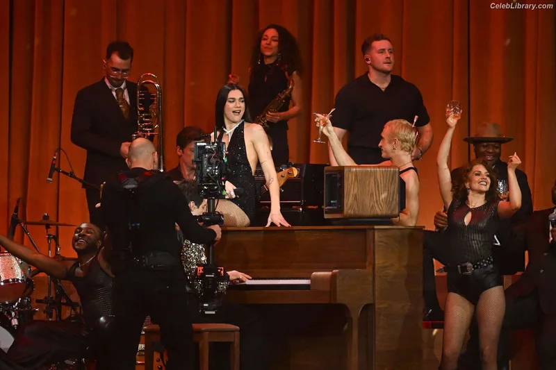 Dua Lipa photo 23 of 7804