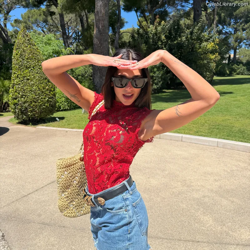 Dua Lipa photo 3 of 7804