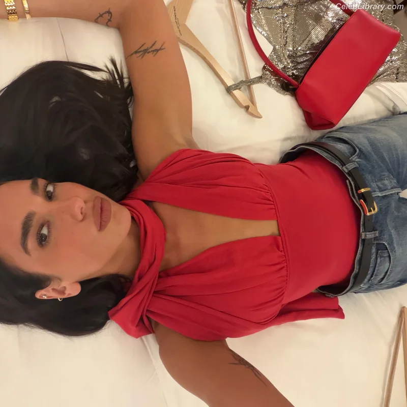 Dua Lipa photo 10 of 7804