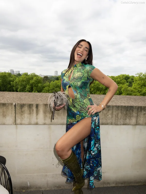 Dua Lipa photo 12 of 7804
