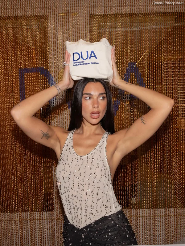 Dua Lipa photo 3 of 7804