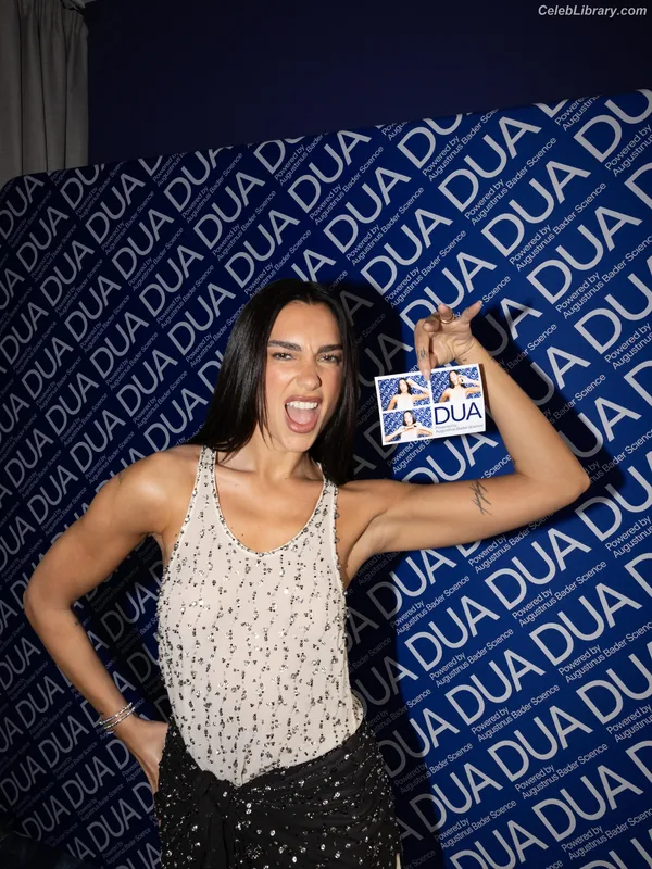 Dua Lipa photo 10 of 7804