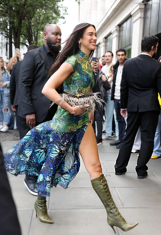 Dua Lipa photo 15 of 7804