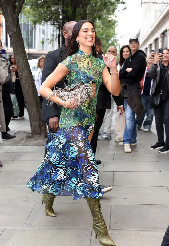 Dua Lipa photo 21 of 7804