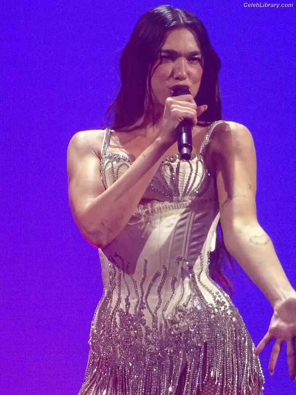Dua Lipa photo 3 of 7804
