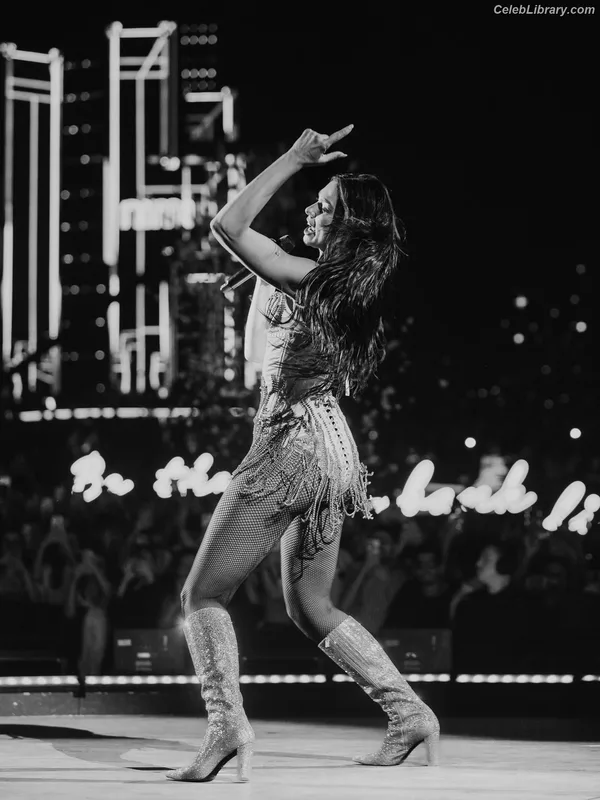 Dua Lipa photo 5 of 7804