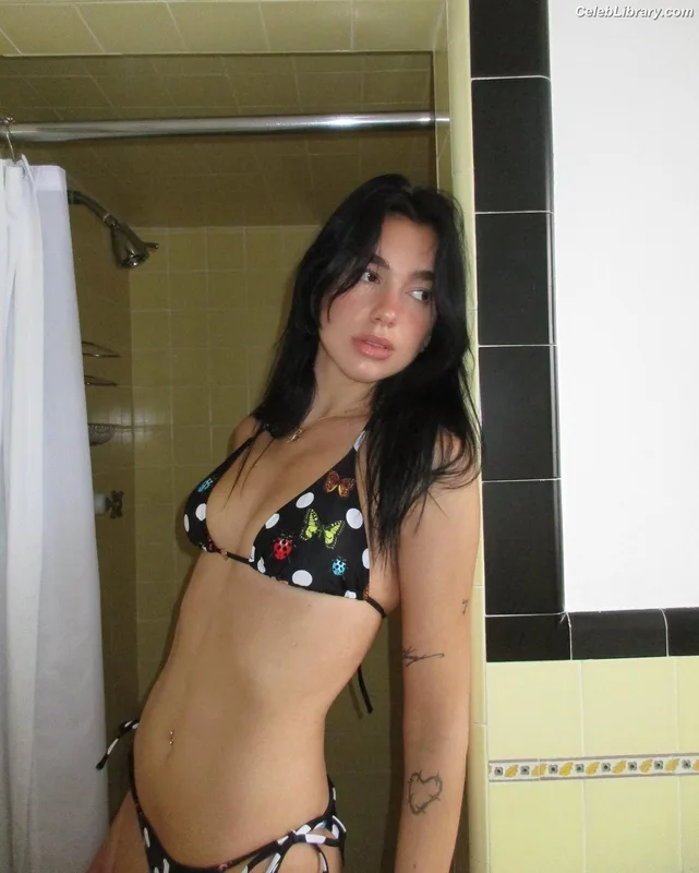 Dua Lipa photo 12 of 7804
