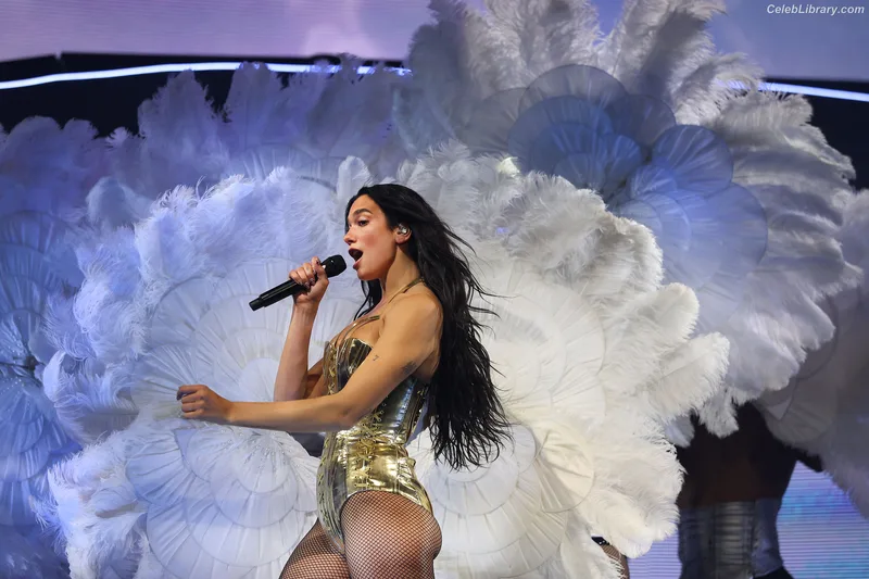 Dua Lipa photo 15 of 7804