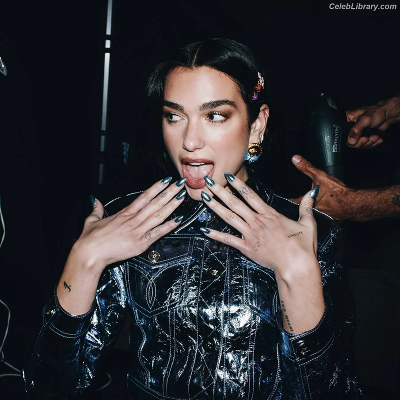 Dua Lipa photo 20 of 7804