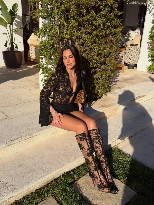 Dua Lipa photo 21 of 7804