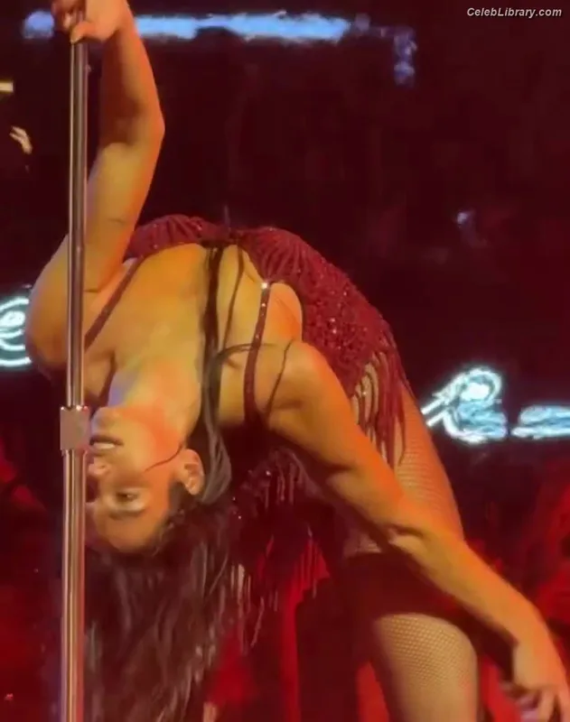 Dua Lipa photo 7 of 7804