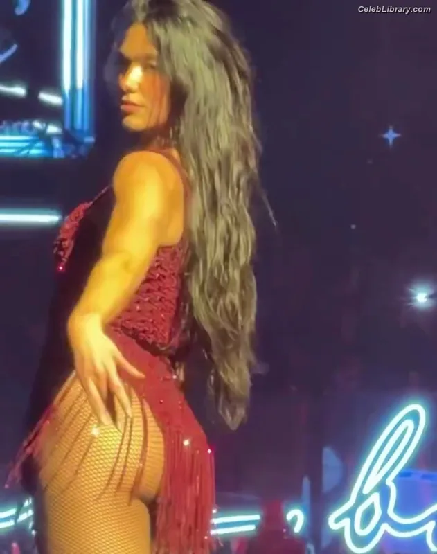 Dua Lipa photo 10 of 7804
