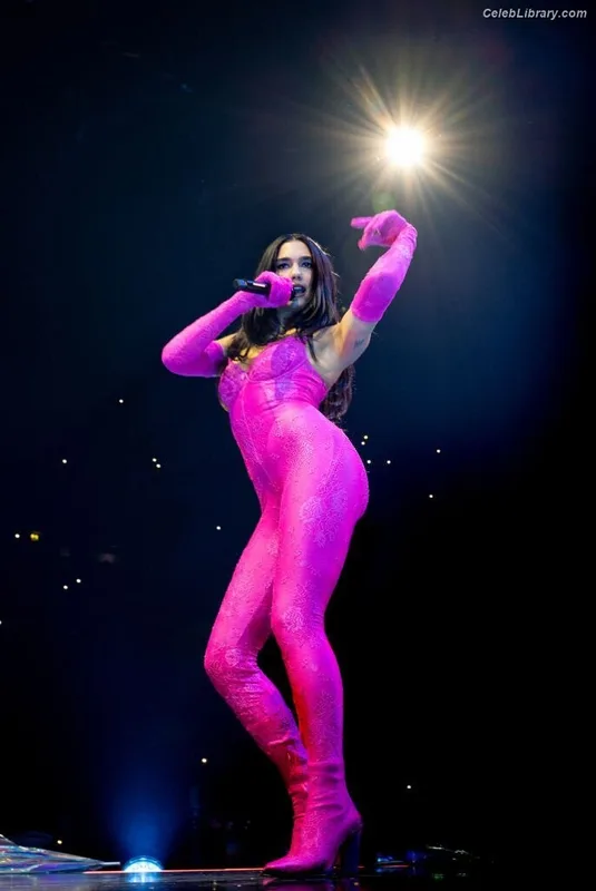 Dua Lipa photo 14 of 7804