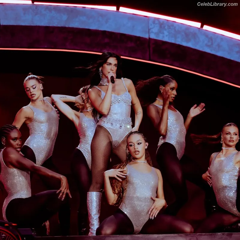 Dua Lipa photo 13 of 7804