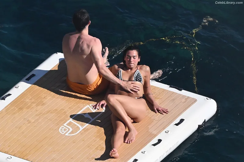 Dua Lipa photo 3 of 7804